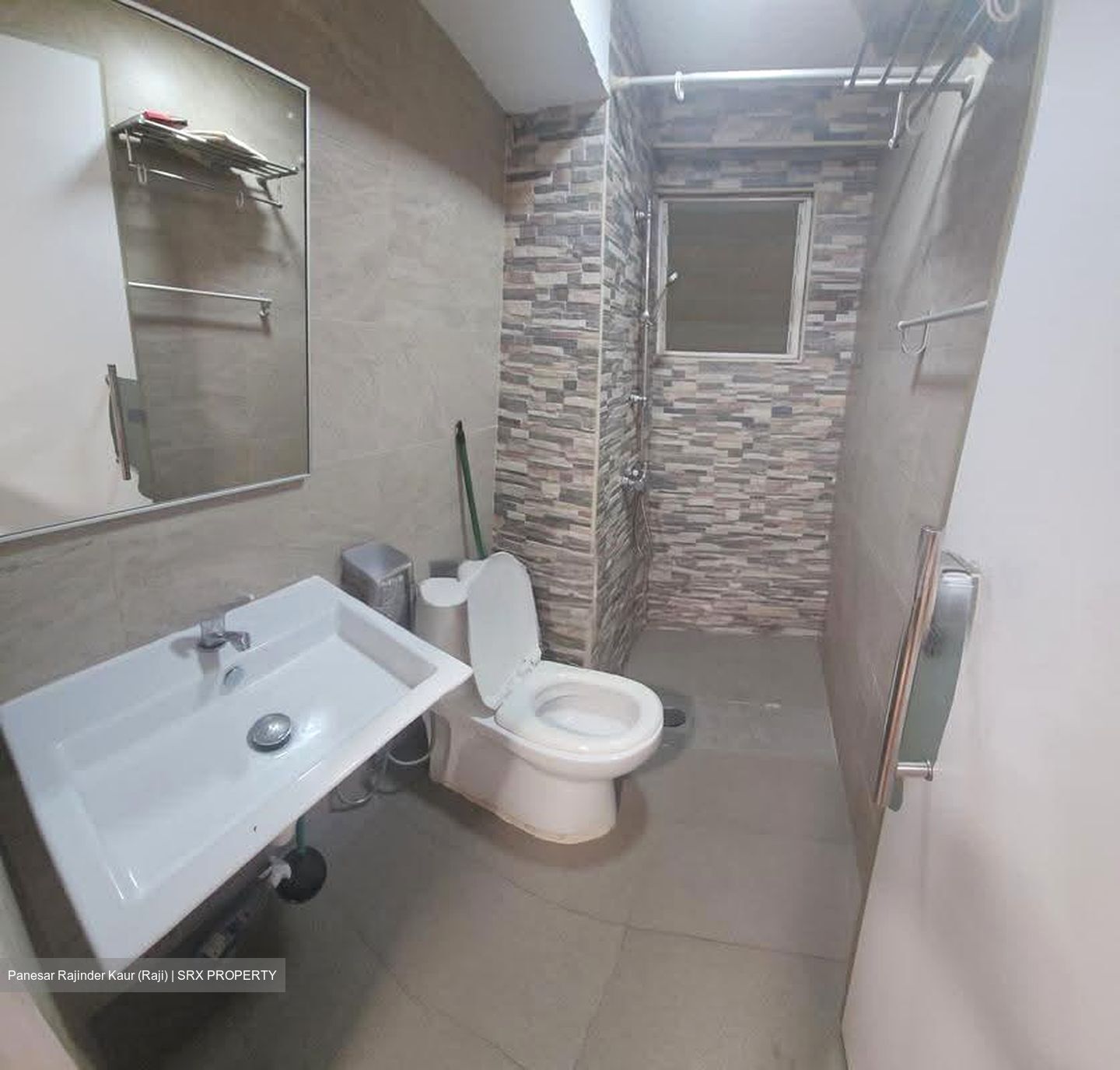 Melville Park (D18), Condominium #627384821